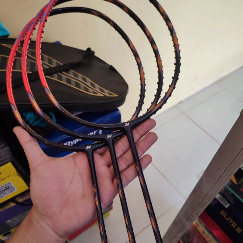 Raket yonex astrox 77 play