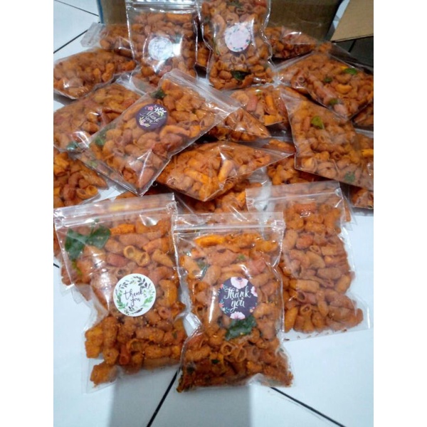 

Macroni pedas daun jeruk 30gr