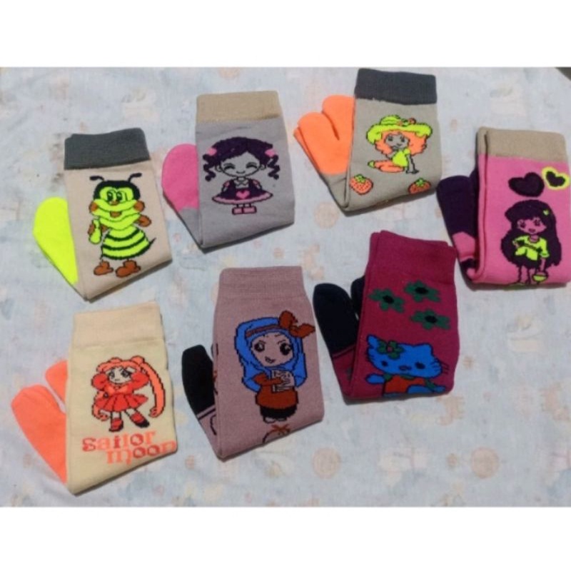 kaos kaki jempol karakter anak Tk-sd motif Boy &amp; Girl 7-10 tahun bahan nilon spandek lembut dan sangat nyaman dipakai