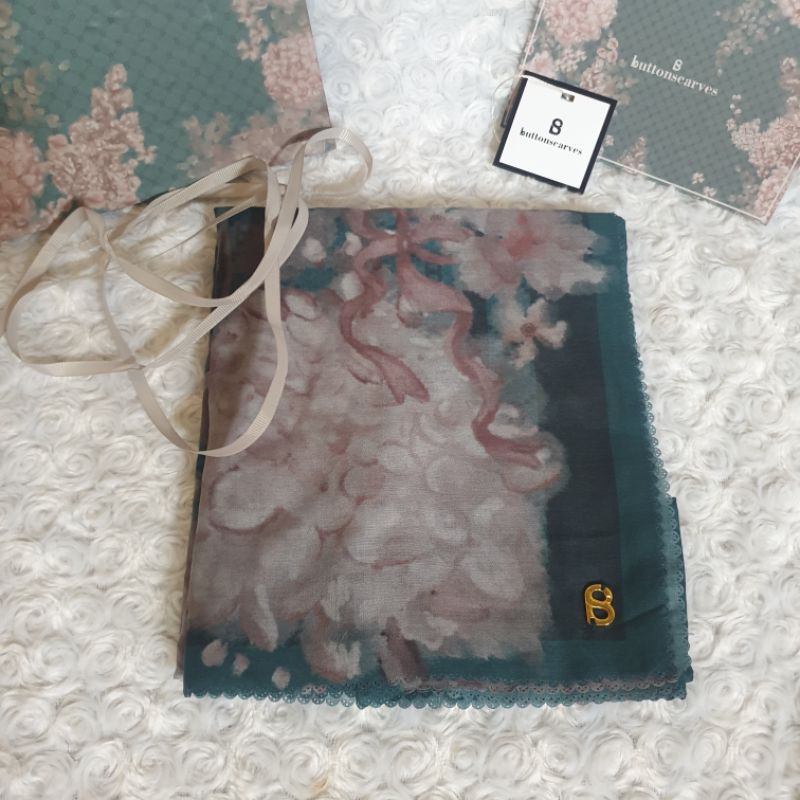 hydrangea verte buttonscarves