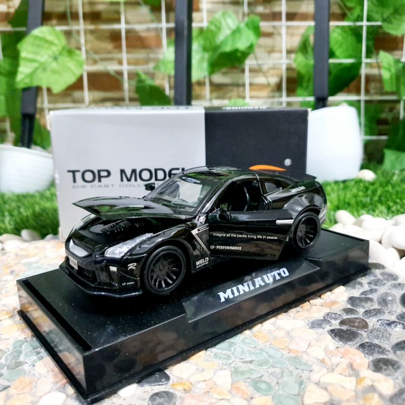 DIECAST MOBIL SEDAN SPORT NISSAN GTR BAHAN METAL - MINIATUR MOBIL SEDAN NISSAN GTR SPORT