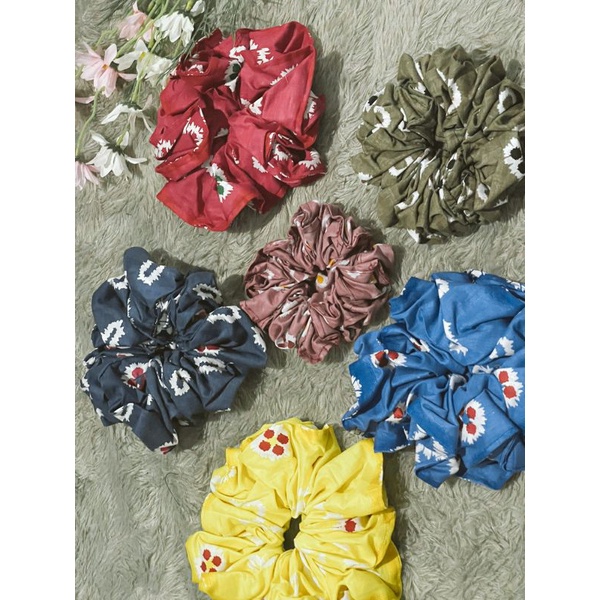 - Scrunchie Big Plain ( Ikat Rambut Cepol Hijab ) Motif Jumputan