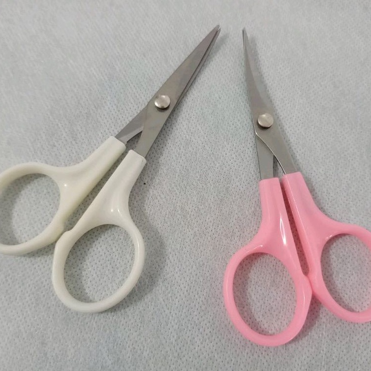 

Gunting melengkung/gunting bordir buang benang ukuran 4,5 gunting premium