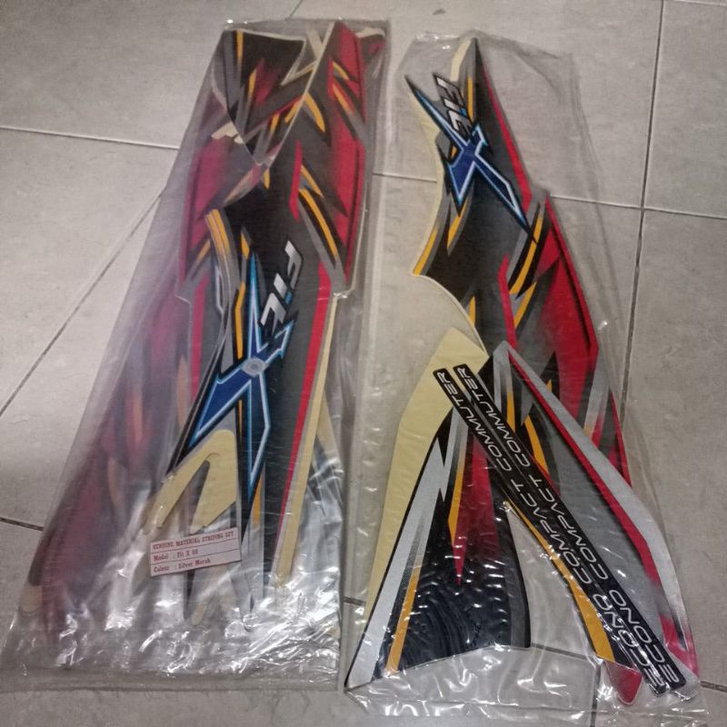 striping sticker les body Honda fit x 2008 silver merah