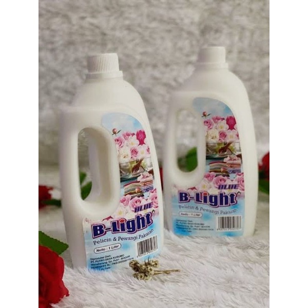 B-Light Pelicin & Pewangi Pakaian/ Cairan Super Laundry/ Setrika 1L