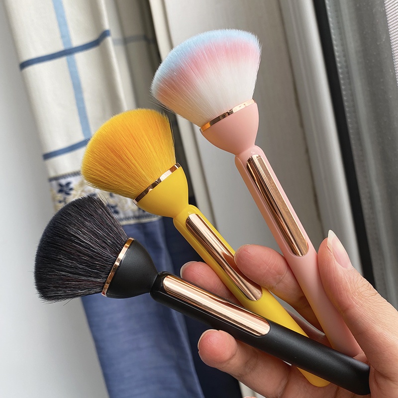 High Quality Artificial Fiber Lembut Rambut Foundation Brush Make Up Universal Alat Make Up Wajah Multi Purpose Bohlam Kecil Bubuk Blusher Brush Bedak Makeup Brush