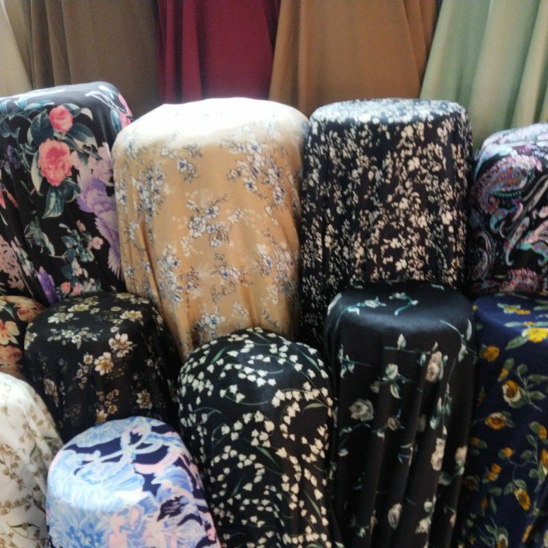 Kain/Bahan silk motif meteran (harga 0.5meter)//Kain baby silk motif//bahan maxmara motif//motif kem
