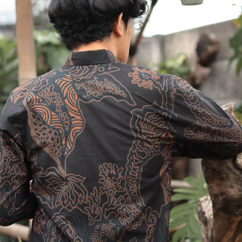 Batik Couple Ayah dan Anak Laki Laki Premium Slimfit Warna Hitam Casual motif coklat list biru