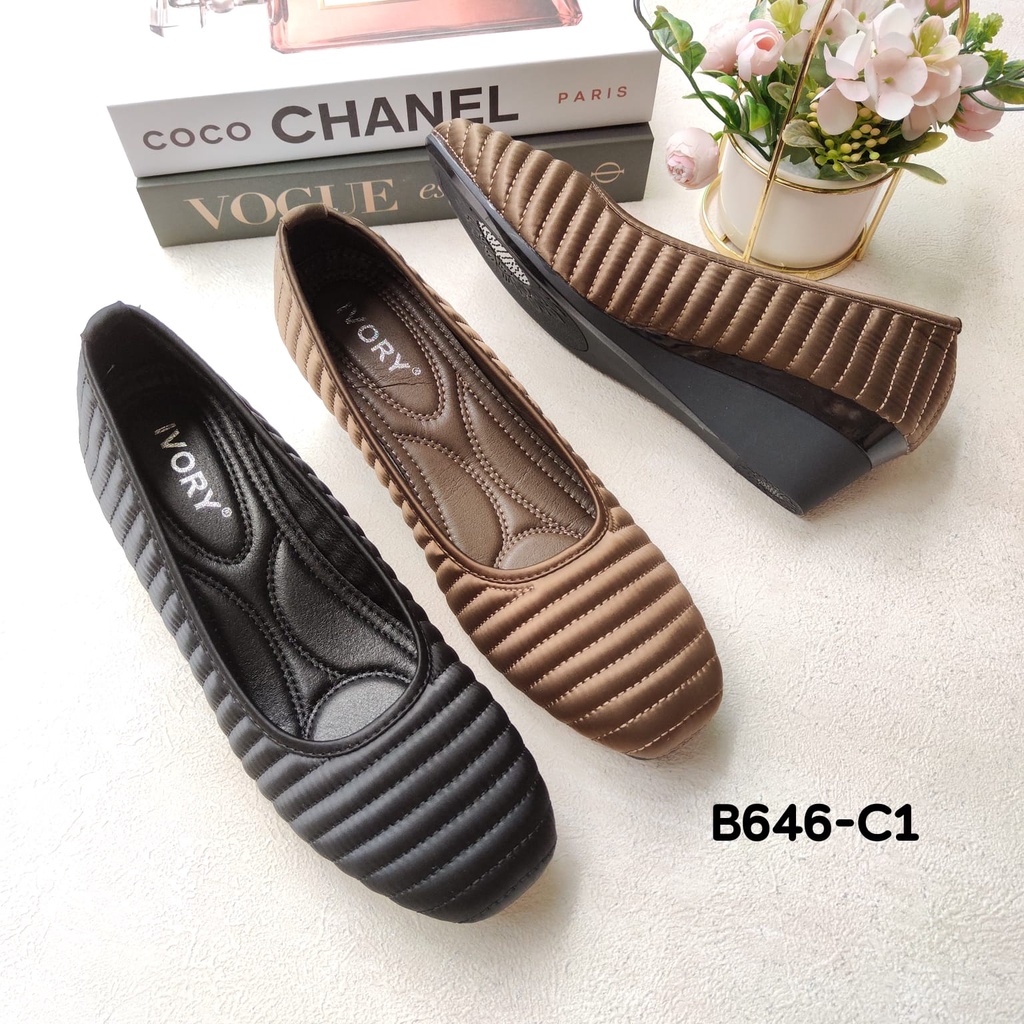 IVORY  Sepatu Wanita Wedges Jumbo 41-44 Satin B646-C1