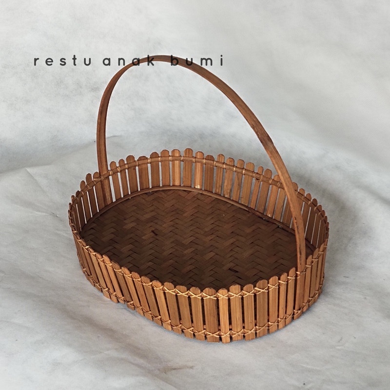 

( new product ) (B225) Keranjang Bambu Oval kuning L 35cm/Hadiah/Lamaran/Parcel Lebaran/Natal/Acara/Catering/Souvenir/Wadah Serbaguna/Basket/Craft/Fruit Box/Sembako/Teh/Gula/Beras/Telur/Seserahan/Kado/Gift/Hampers/Hantaran/Makanan/Minuman/Keranjang Buah
