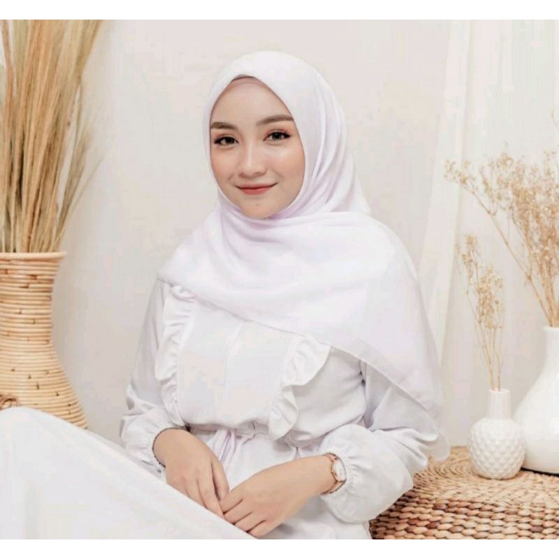 Jilbab BELLA SQUARE Hijab segi empat Hijab bella square