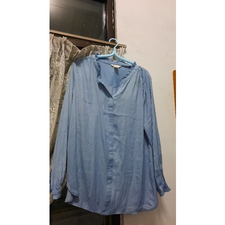 preloved - blouse tidur warna baby blue motif POLKADOT - kemeja oversize kerah ruffle bahan satin le