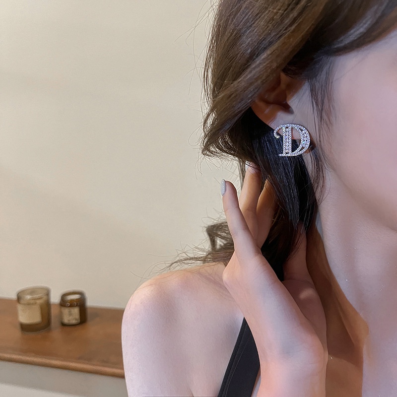 S925 Perak Jarum full Berlian D Huruf stud earrings Wanita Korea