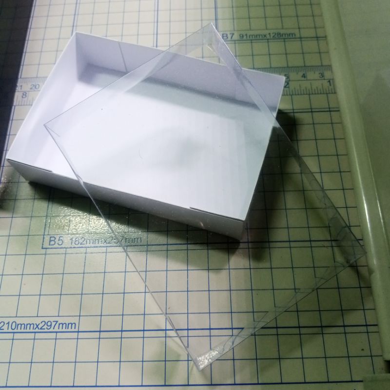 

box mika frame 9*8*3/paperbox souvenir custom