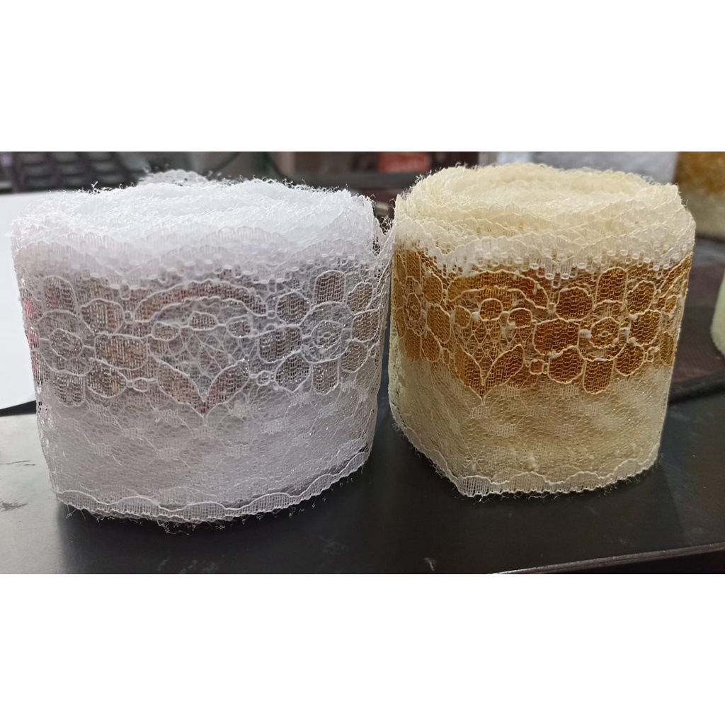 RENDA AIR PERAK DAN CREM PER ROLL