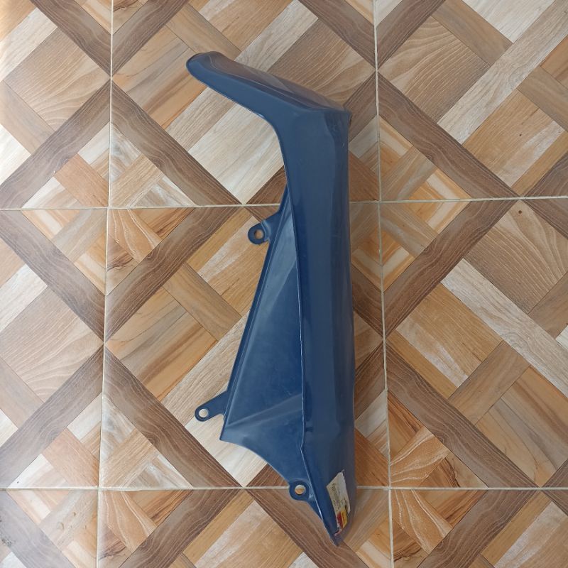 legshield depan sayap luar kanan 3XA biru tua Yamaha fiz FIZ force one f1 Original