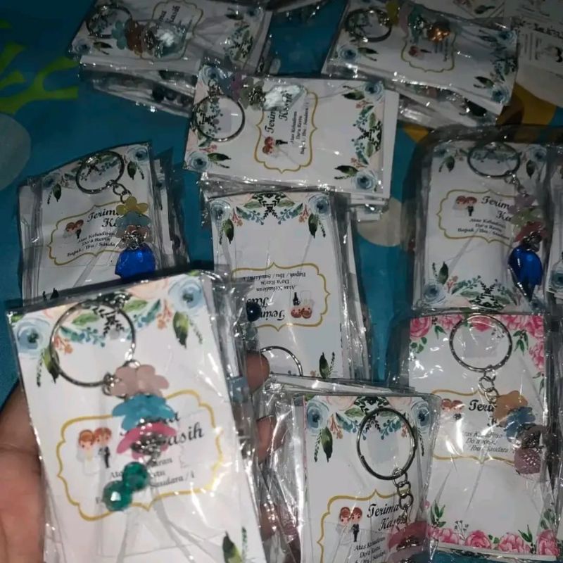 Souvenir Gantungan Kunci manik manik 100 pcs