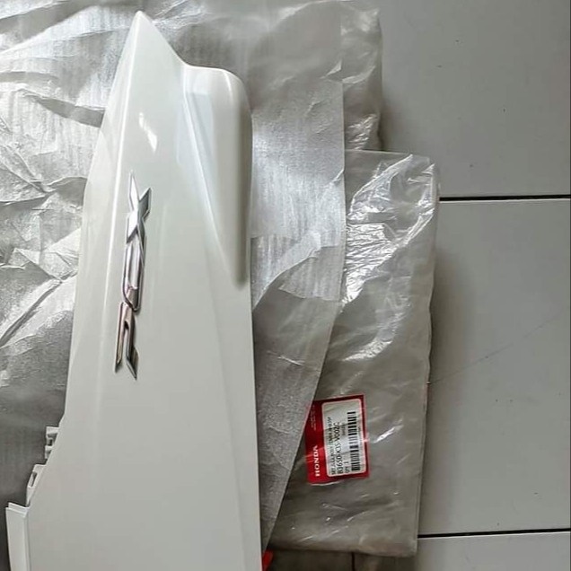 Cover bodi pcx 150 cbu sebelah kanan original honda genuine part