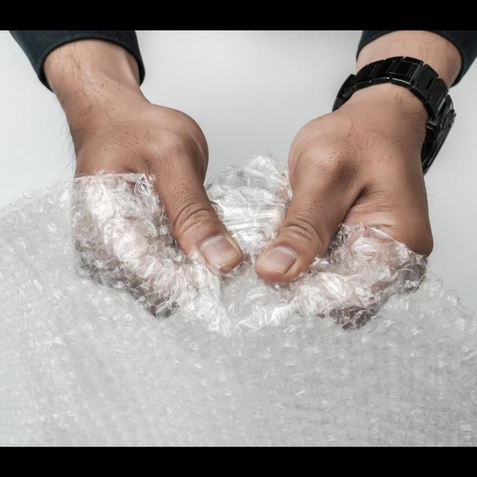 

BUBBLE / BUBLE / BABEL WRAP ROLL HITAM BENING SPESIAL 125x50 juwar01