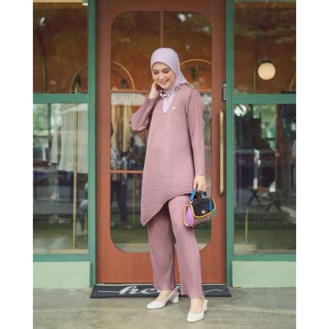 Setelan One Set Celana Kulot Lidi Plisket by Rania Fashion