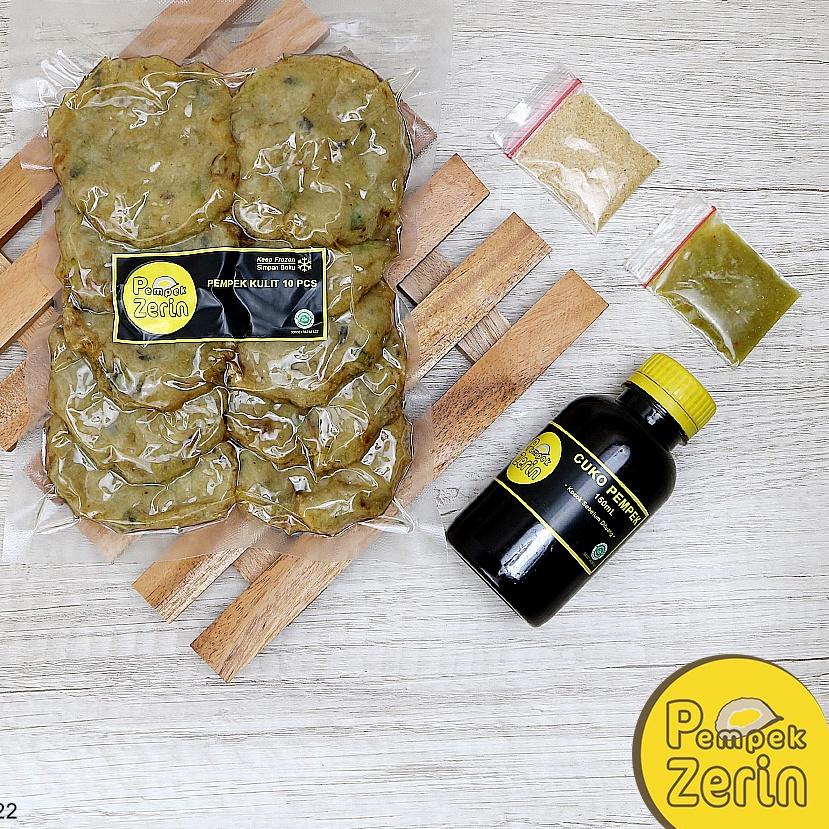 

Terbaru[HJ]-Pempek Kulit Crispy 10 Pcs + 1 Botol Cuko 150mL - Vakum Frozen - PEMPEK ZERIN