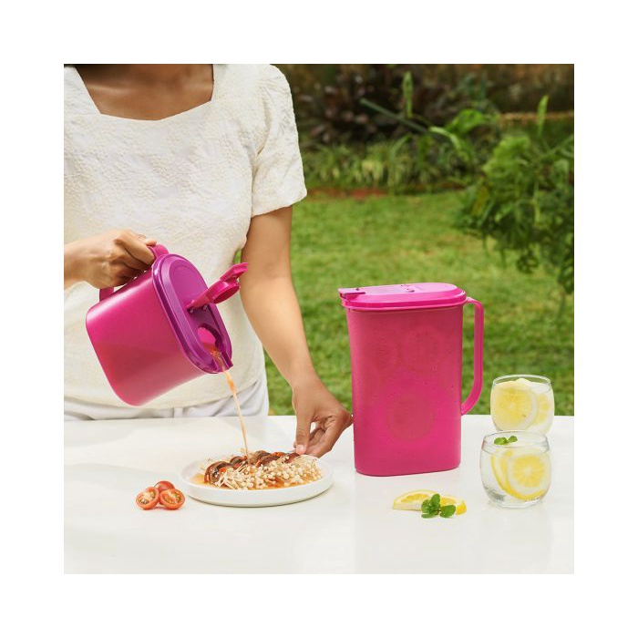 Fridge jug tupperware