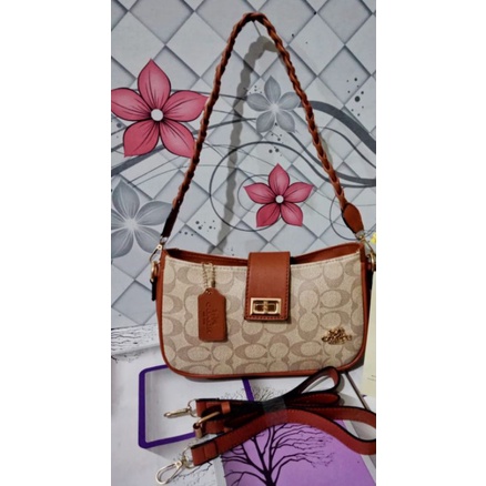 tas slempang wanita c0.chh in singnature lidah kunci 2 tali
