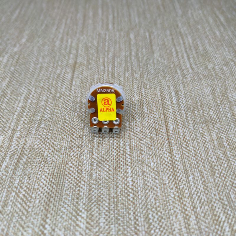 Potensio Balance Gitar Bass MN 250