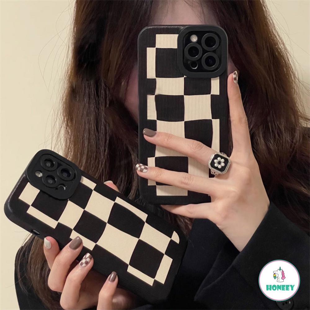 Lluxury Black Lattice Bumper Phone Case Kompatibel Untuk IPhone 14 13 11 12 Pro Max Embos Bumper Matte Bahan Kulit Sutra Lembut Penutup Belakang Handphone