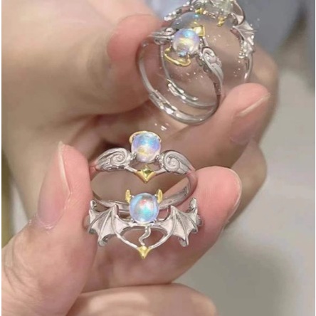 【Bayar di tempat】Cincin Bentuk Oval Geometris Angel Demon Aksen Batu Bulan Biru Untuk Wanita