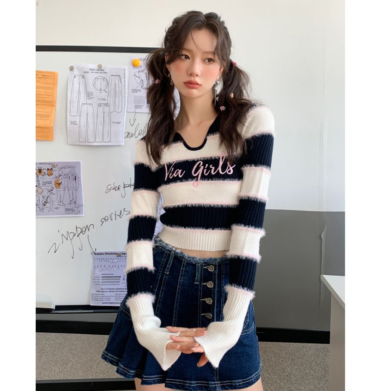 Red Manis Gadis Panas Sweater Wanita 2022 Musim Gugur dan Musim Dingin Baru Kemeja Bawahan Pendek Bagian Ramping Kecil Rajutan Top rasa Desain