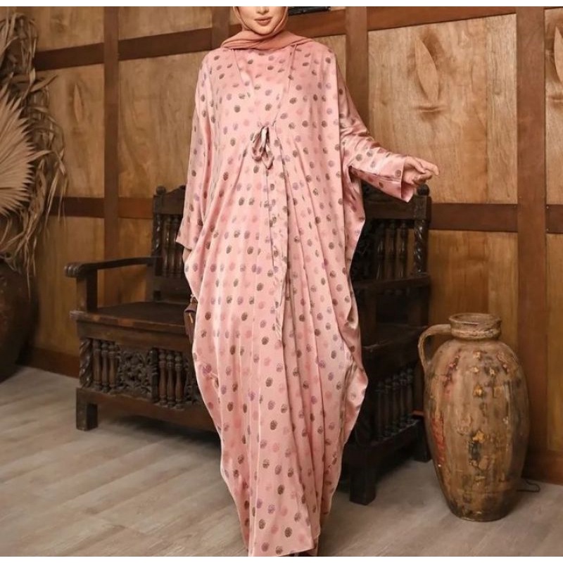 Kaftan. Kaftan silk. Kaftan cantik. Kaftan pesta. Kaftan lebaran. Kaftan muslimah. Kaftan jumbo. Kaf