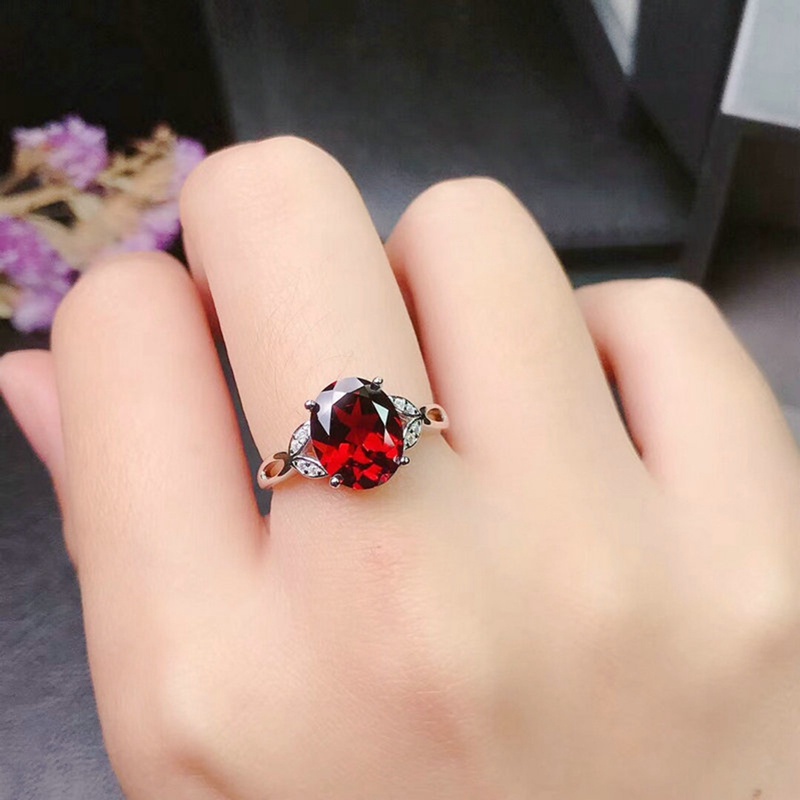 Cincin Desain Minimalis Perempuan Hias Oval Merah Cubic Zirconia Penjualan Panas Perhiasan Yang Dapat Disesuaikan Untuk Wanita Hadiah Tunangan Pernikahan