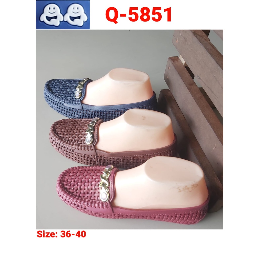 Sepatu Flat Wanita Q-5851 Sepatu Slip On Anti Slip Empuk