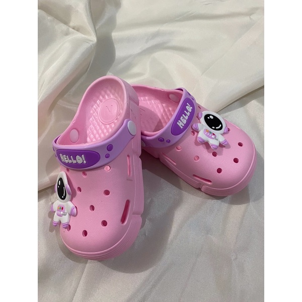 Lucky stars/sepatu sandal astronaut/sendal pao kualitas best dan harga best/sendal crocs anak anak/sendal import harga murah dan model lucu dan color full