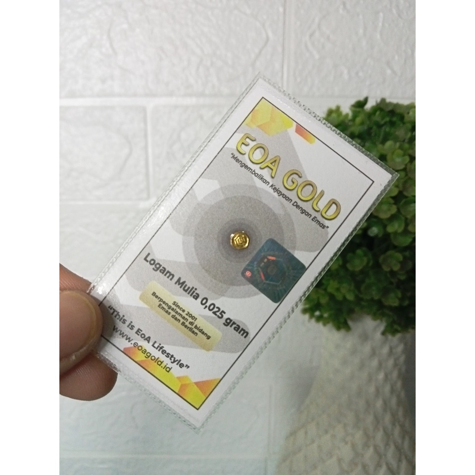 EOA GOLD Reguler Series 0,025 Gram TERMURAH TERLARIS Kemasan Laminating Emas Mini Emas Batangan Logam Mulia Murni 24 Karat Bersertifikat Resmi Asli Original Tabungan Souvenir Keren Mewah