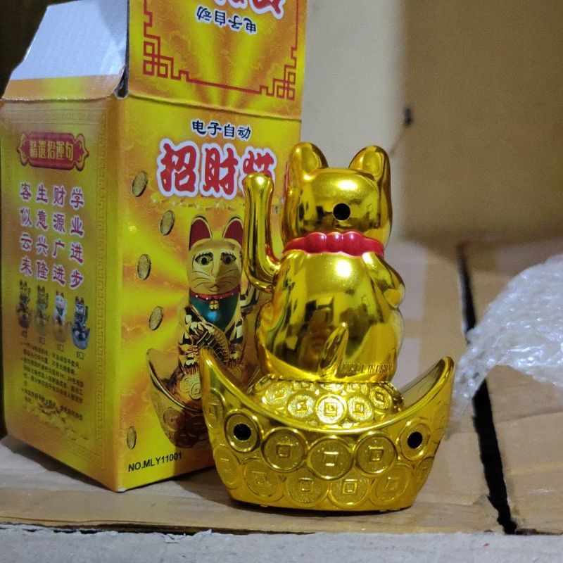 KUCING MANEKI KUCING MANEKI NEKO KUCING HOKI LUCKY CAT PATUNG KUCING KEBERUNTUNGAN PAJANGAN patton pattondove patton.id pattondove.id rusiacollection rusiacollection.id rusiacollectionsurabaya