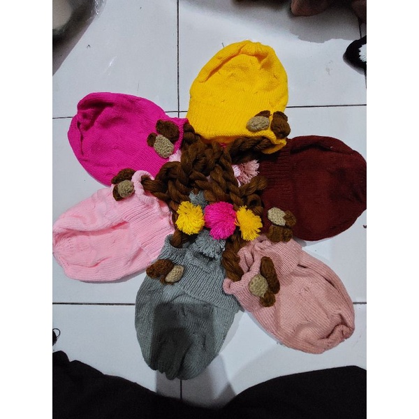 Kupluk kepang model nanas