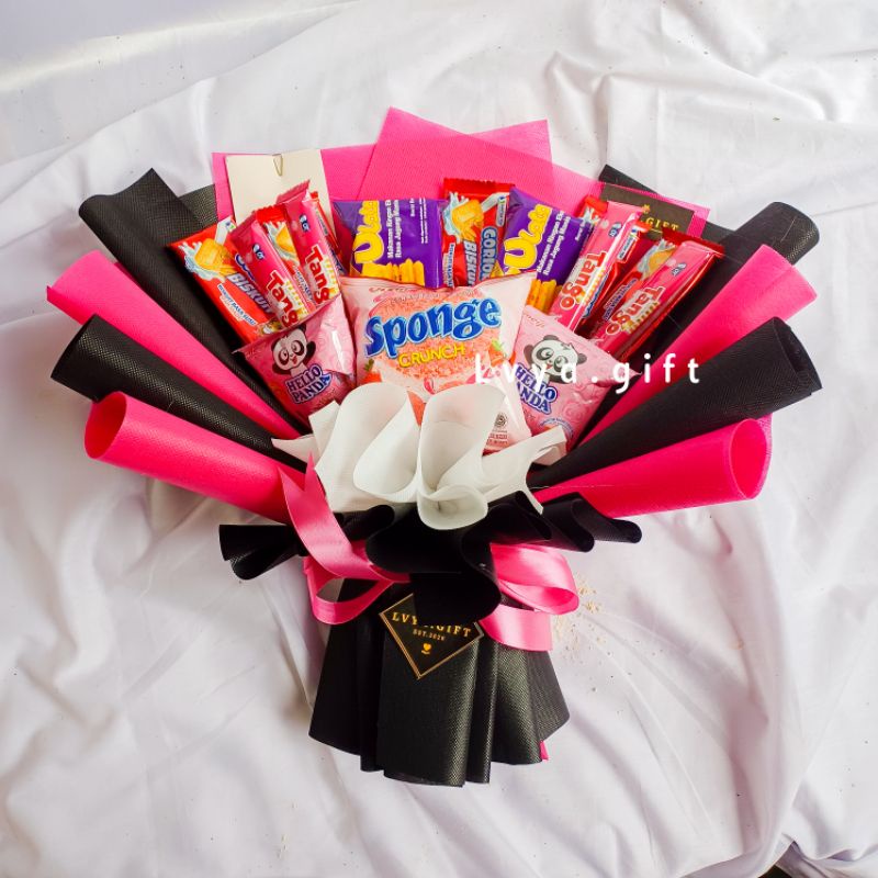 (SNACK 0004) Lvya.gift Buket snack blackpink | Buket snack random mix | Buket snack serba pink | Buketsnack hitam pink | Buket ulang tahun | Buket wisuda