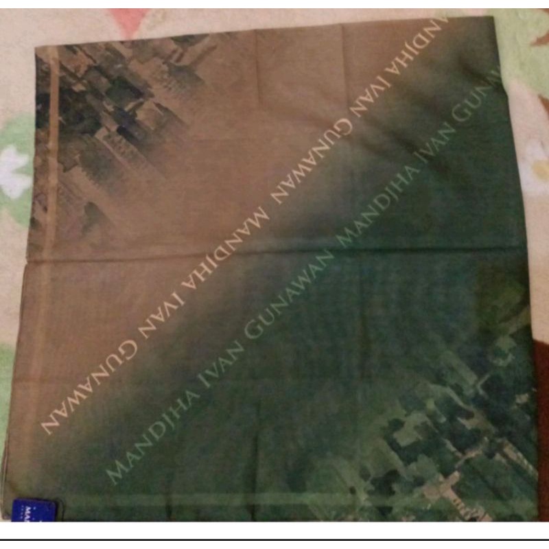 MANDJHA Milan Green Scarf By IVAN GUNAWAN - Jilbab Hijab Segi Empat