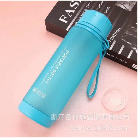 TOKO21--BOTOL MINUM SPORTY PORTABLE BOTTLE 690 ML- BOTOL MINUM 7578
