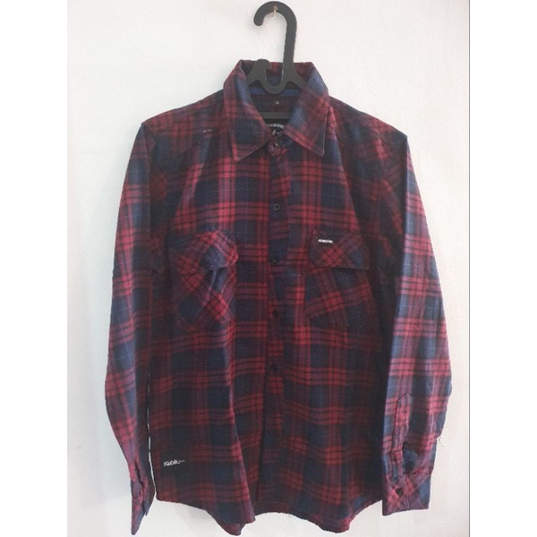 [PRELOVED] Kemeja Kubik Rebel Flanel Kotak-kotak Merah Kemeja Kuliah Kemeja Casual Stylish Pakaian P