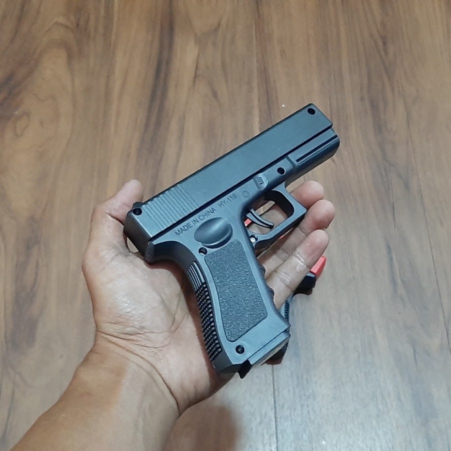 MAINAN PISTOL PISTOLAN GLOK 18 KOKANG PELURU LUNAK TEMBAKAN MAINAN COWO PERANG PERANGAN MAINAN ANAK LAKI PISTOL PISTOLAN GLOK 18 KOKANG JELI PELURU LUNAK BUSA JELLY