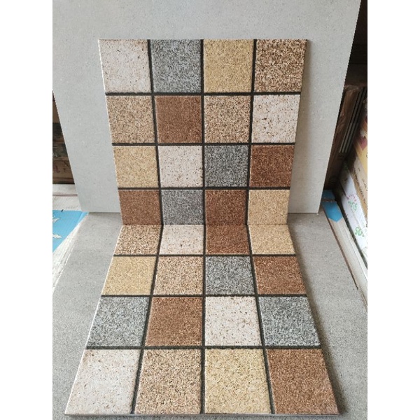 Keramik 40x40 KOTAK-KOTAK COKLAT / ABU MATT KASAR TERAS