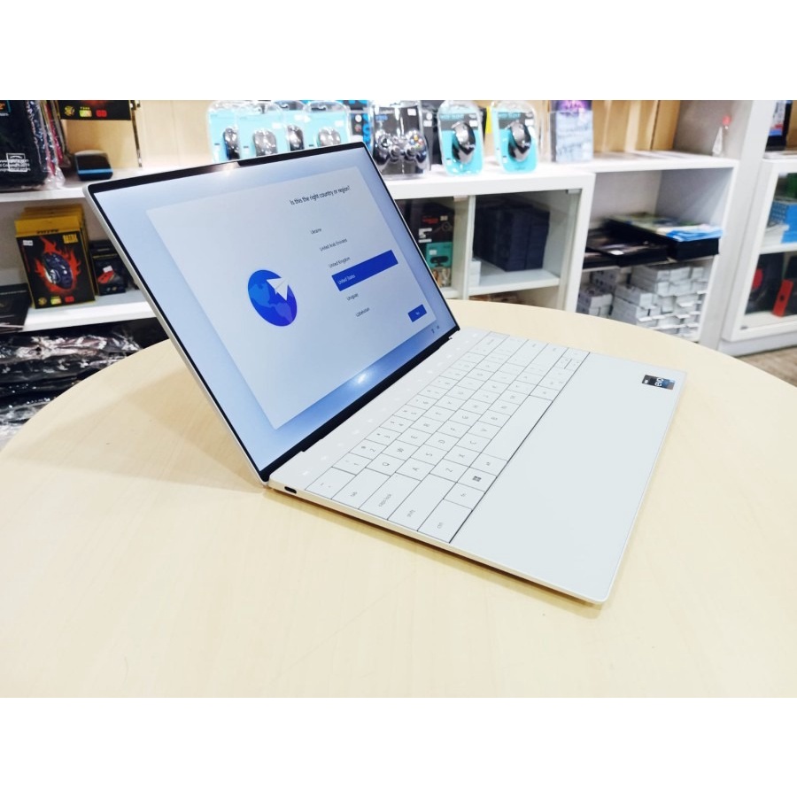 Laptop Slim Dell XPS 13 Plus 9320 Intel Core I7 1260P 16Gb 512GB 13.3 WUXGA Windows 11 Home Terlaris