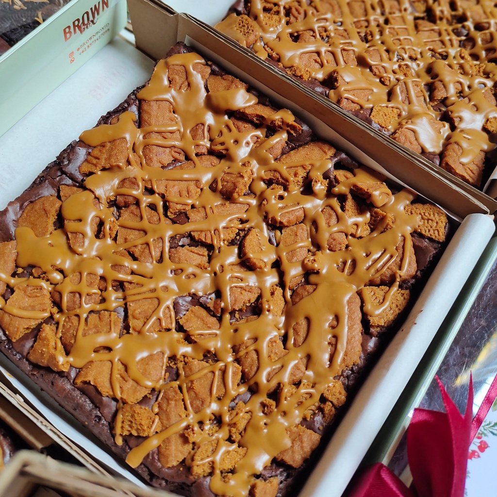 

Premium Baked Lotus Biscoff Fudgy Brownies (18x18)