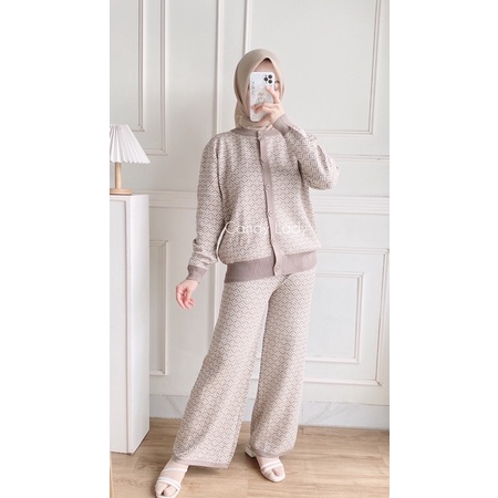 Davia Knit Set