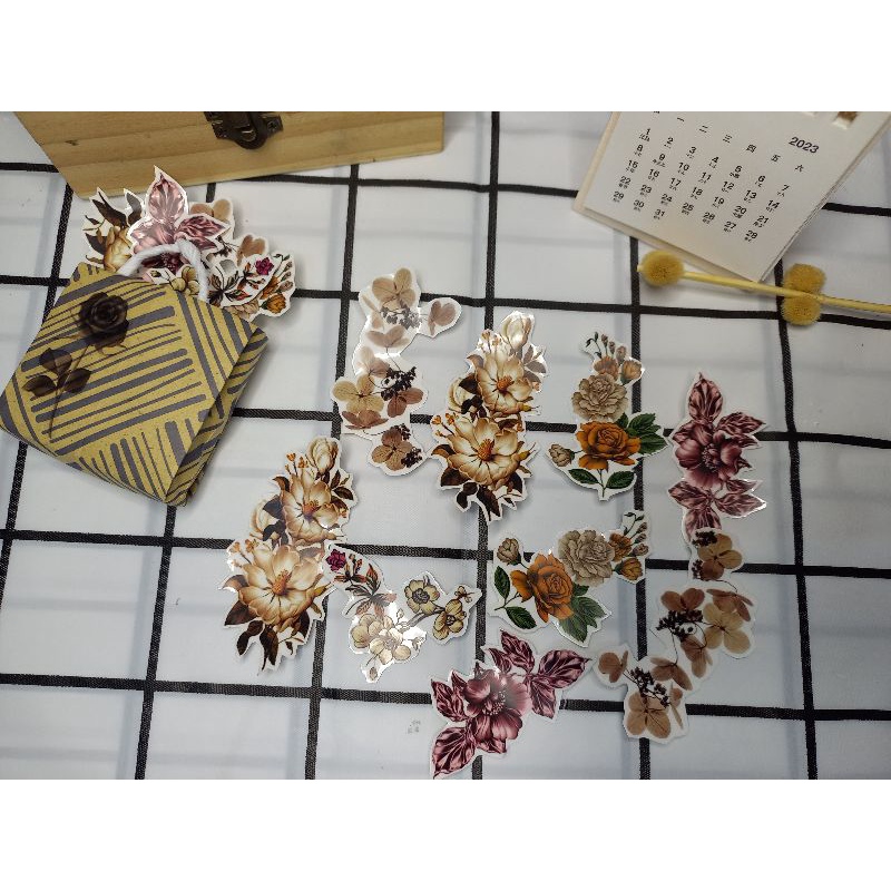 

Brown flower kiss cut sticker