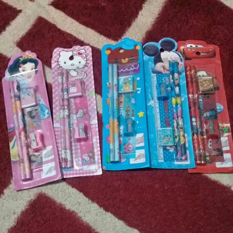 

SET ALAT TULIS