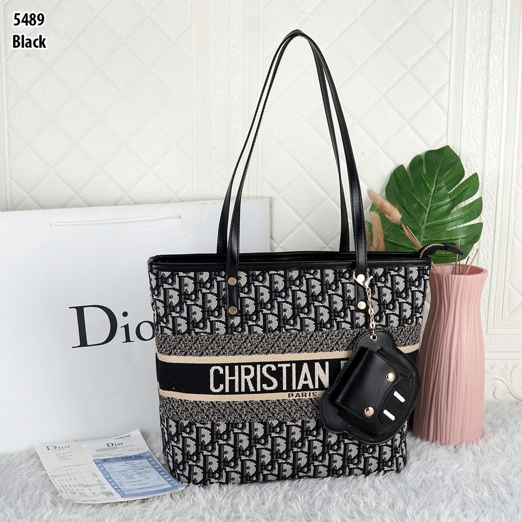 D TOTE WITH ZIPPER  5489